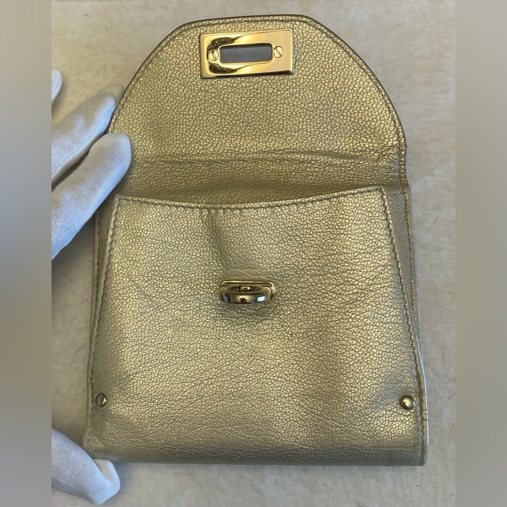 Salvatore Ferragamo Authentic Vintage Silver Compact Wallet - Picture 4 of 16